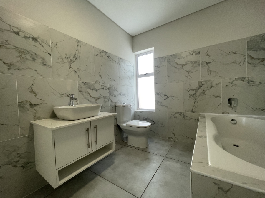4 Bedroom Property for Sale in Myburgh Park Western Cape